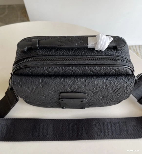 WIS LOCK S MESSENGER VUITTON LOUIS 1209